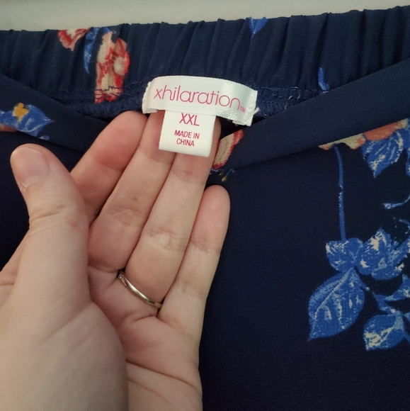 Off the shoulder floral dress with bell sleeves - Picture 5 of 5